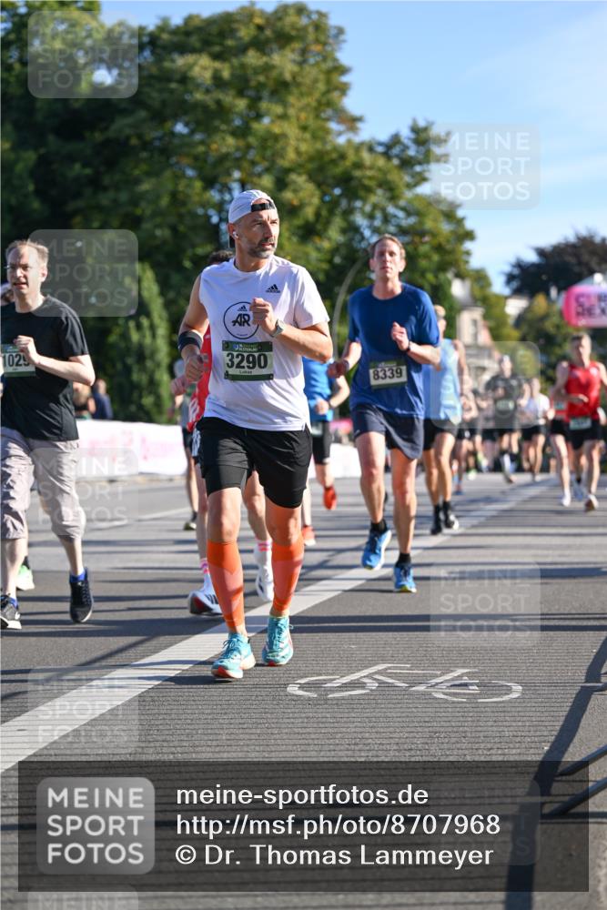 07.09.2025 - BARMER Alsterlauf Dr. Thomas Lammeyer http://msf.ph/oto/8707968 07.09.2025 09:29:22 Laufen 1029, 3290, 8339 meine-sportfotos.de