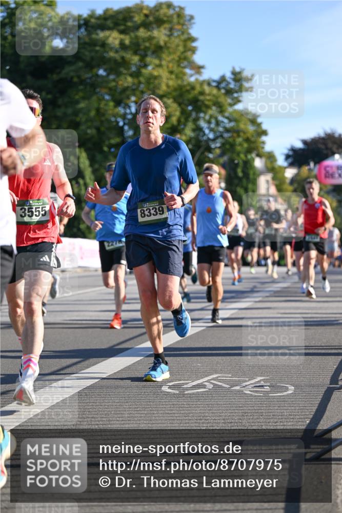 07.09.2025 - BARMER Alsterlauf Dr. Thomas Lammeyer http://msf.ph/oto/8707975 07.09.2025 09:29:23 Laufen 3555, 2278, 8339 meine-sportfotos.de