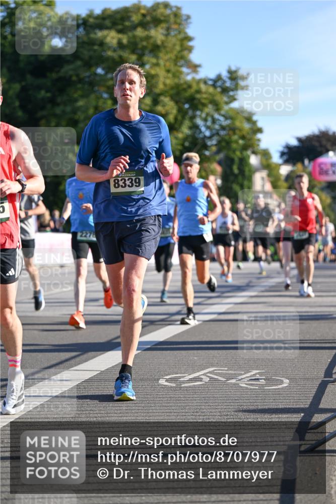 07.09.2025 - BARMER Alsterlauf Dr. Thomas Lammeyer http://msf.ph/oto/8707977 07.09.2025 09:29:24 Laufen 8339, 669 meine-sportfotos.de