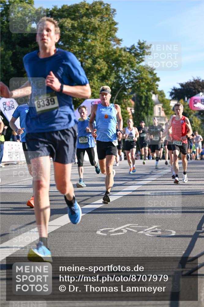 07.09.2025 - BARMER Alsterlauf Dr. Thomas Lammeyer http://msf.ph/oto/8707979 07.09.2025 09:29:24 Laufen 8339, 5823, 2941 meine-sportfotos.de