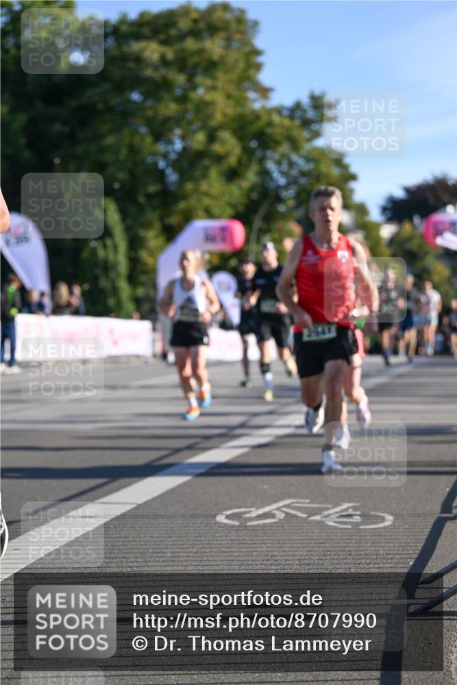 07.09.2025 - BARMER Alsterlauf Dr. Thomas Lammeyer http://msf.ph/oto/8707990 07.09.2025 09:29:26 Laufen 2940 meine-sportfotos.de