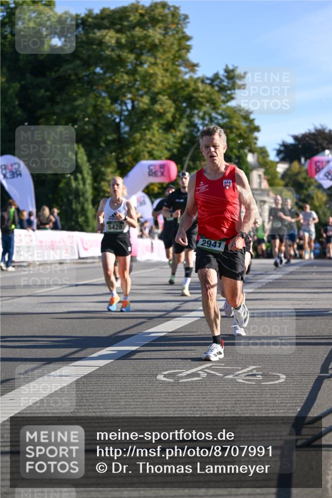 07.09.2025 - BARMER Alsterlauf Dr. Thomas Lammeyer http://msf.ph/oto/8707991 07.09.2025 09:29:26 Laufen 842, 5428, 2941 meine-sportfotos.de