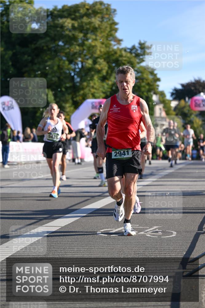 07.09.2025 - BARMER Alsterlauf Dr. Thomas Lammeyer http://msf.ph/oto/8707994 07.09.2025 09:29:27 Laufen 5428, 2941 meine-sportfotos.de