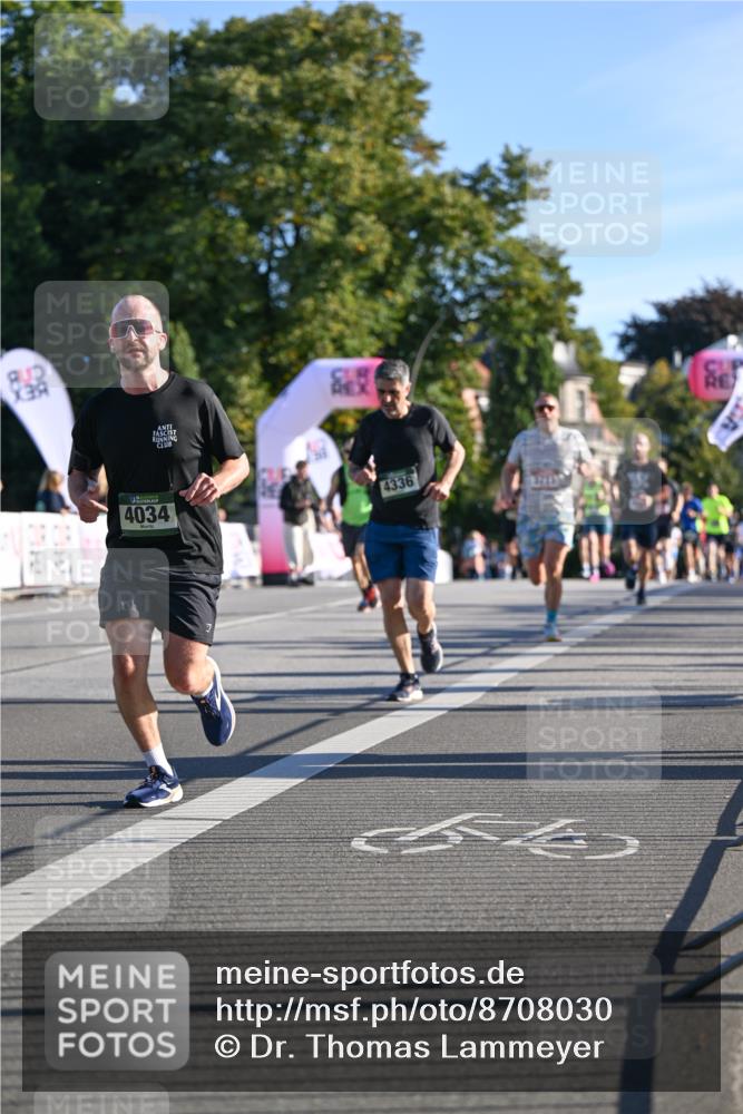 07.09.2025 - BARMER Alsterlauf Dr. Thomas Lammeyer http://msf.ph/oto/8708030 07.09.2025 09:29:32 Laufen 3, 4034, 4336, 595 meine-sportfotos.de