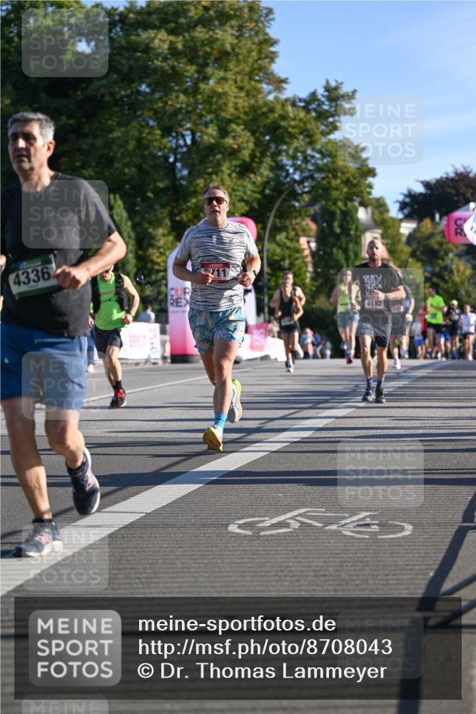 07.09.2025 - BARMER Alsterlauf Dr. Thomas Lammeyer http://msf.ph/oto/8708043 07.09.2025 09:29:34 Laufen 4336, 11, 4182, 29 meine-sportfotos.de
