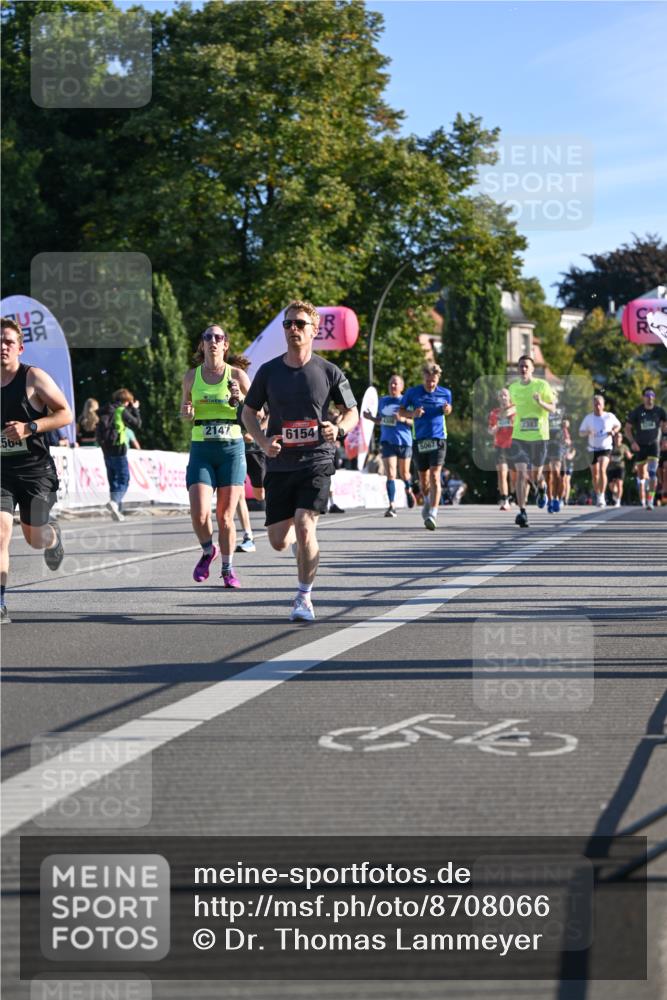 07.09.2025 - BARMER Alsterlauf Dr. Thomas Lammeyer http://msf.ph/oto/8708066 07.09.2025 09:29:39 Laufen 564, 2147, 6154, 5067, 2383 meine-sportfotos.de