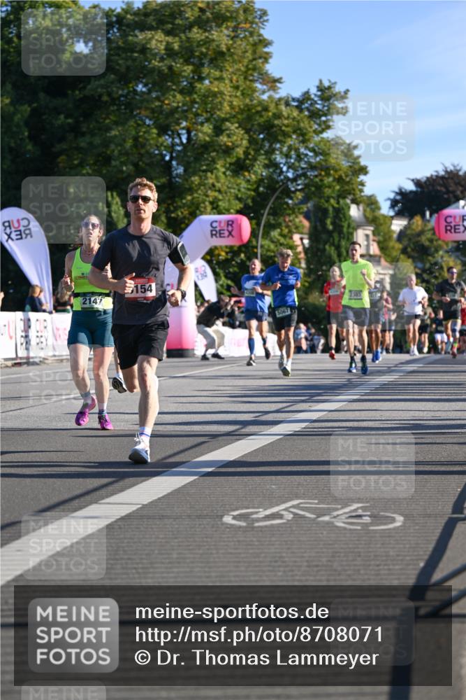 07.09.2025 - BARMER Alsterlauf Dr. Thomas Lammeyer http://msf.ph/oto/8708071 07.09.2025 09:29:40 Laufen 2147, 154, 5067, 2383 meine-sportfotos.de