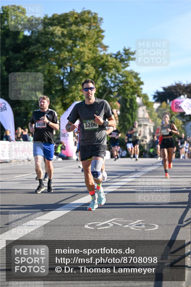 07.09.2025 - BARMER Alsterlauf Dr. Thomas Lammeyer http://msf.ph/oto/8708098 07.09.2025 09:29:46 Laufen 5628, 3206 meine-sportfotos.de