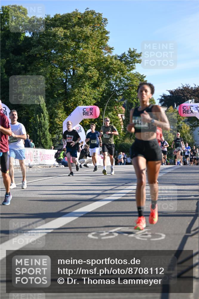 07.09.2025 - BARMER Alsterlauf Dr. Thomas Lammeyer http://msf.ph/oto/8708112 07.09.2025 09:29:49 Laufen 5899, 2918, 4010, 2912 meine-sportfotos.de