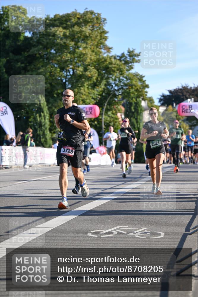 07.09.2025 - BARMER Alsterlauf Dr. Thomas Lammeyer http://msf.ph/oto/8708205 07.09.2025 09:30:05 Laufen 3728, 3091, 2921 meine-sportfotos.de