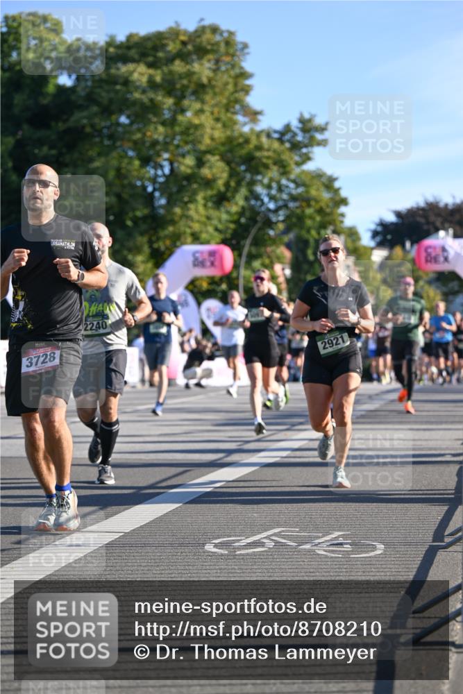 07.09.2025 - BARMER Alsterlauf Dr. Thomas Lammeyer http://msf.ph/oto/8708210 07.09.2025 09:30:05 Laufen 3728, 2240, 2921 meine-sportfotos.de