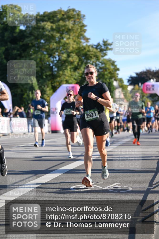 07.09.2025 - BARMER Alsterlauf Dr. Thomas Lammeyer http://msf.ph/oto/8708215 07.09.2025 09:30:06 Laufen 2921 meine-sportfotos.de