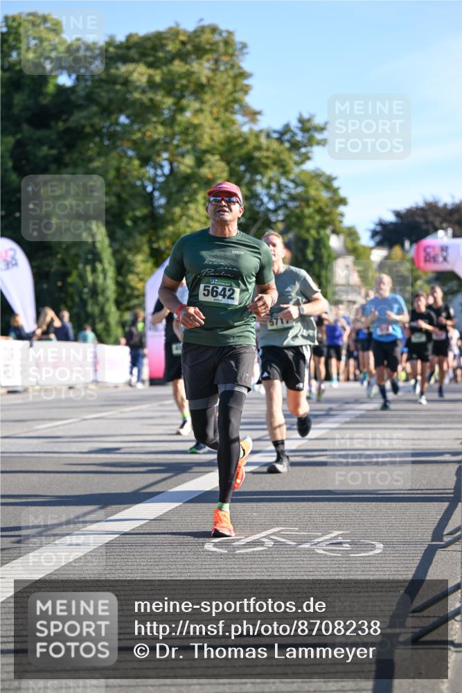 07.09.2025 - BARMER Alsterlauf Dr. Thomas Lammeyer http://msf.ph/oto/8708238 07.09.2025 09:30:10 Laufen 5642 meine-sportfotos.de