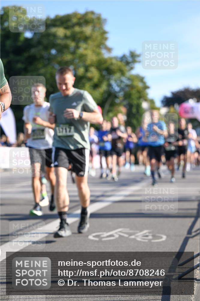 07.09.2025 - BARMER Alsterlauf Dr. Thomas Lammeyer http://msf.ph/oto/8708246 07.09.2025 09:30:11 Laufen 5717 meine-sportfotos.de