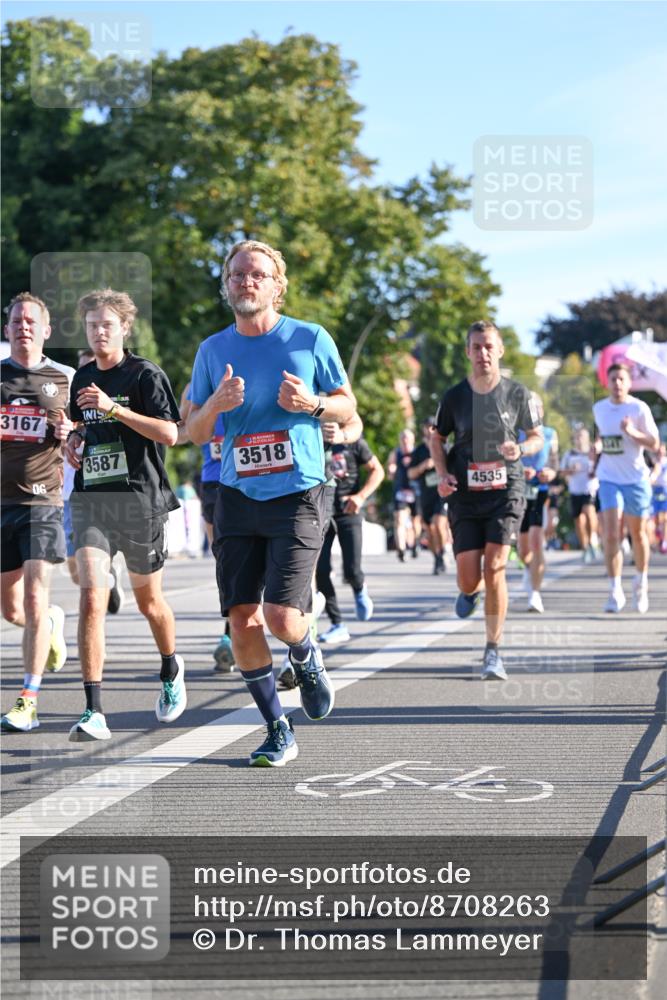 07.09.2025 - BARMER Alsterlauf Dr. Thomas Lammeyer http://msf.ph/oto/8708263 07.09.2025 09:30:14 Laufen 3167, 3587, 3518, 4535 meine-sportfotos.de
