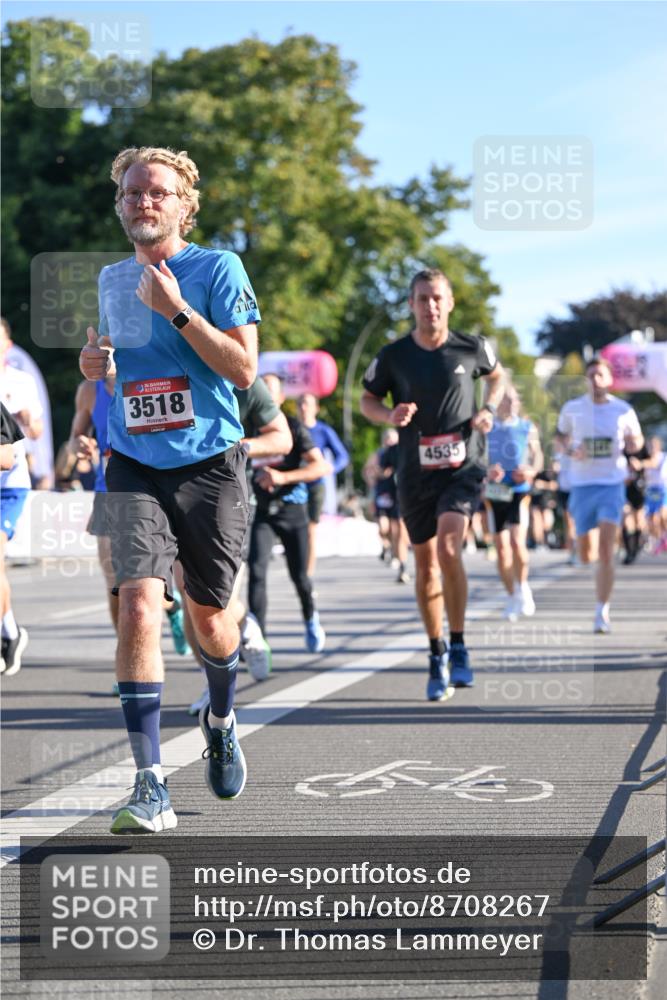 07.09.2025 - BARMER Alsterlauf Dr. Thomas Lammeyer http://msf.ph/oto/8708267 07.09.2025 09:30:15 Laufen 135, 3518, 4535, 1741 meine-sportfotos.de