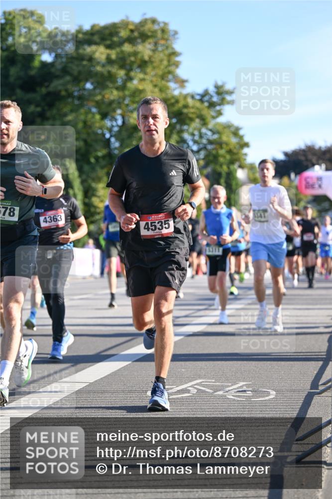 07.09.2025 - BARMER Alsterlauf Dr. Thomas Lammeyer http://msf.ph/oto/8708273 07.09.2025 09:30:16 Laufen 678, 4363, 4535 meine-sportfotos.de