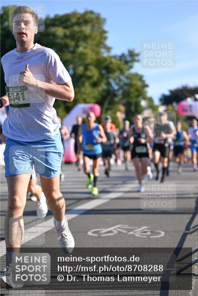 07.09.2025 - BARMER Alsterlauf Dr. Thomas Lammeyer http://msf.ph/oto/8708288 07.09.2025 09:30:18 Laufen 1129, 136, 5341, 664 meine-sportfotos.de