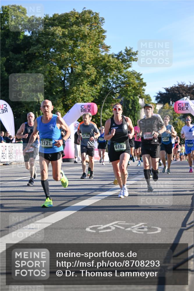 07.09.2025 - BARMER Alsterlauf Dr. Thomas Lammeyer http://msf.ph/oto/8708293 07.09.2025 09:30:19 Laufen 2121, 083, 3175, 1291, 6107, 3588, 54, 4349, 8312 meine-sportfotos.de