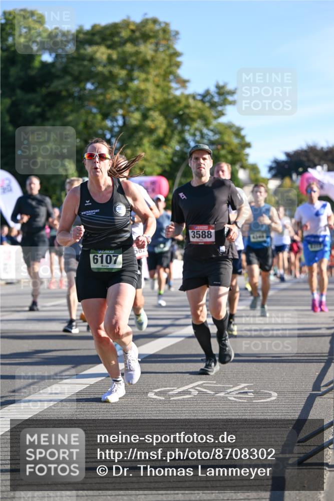 07.09.2025 - BARMER Alsterlauf Dr. Thomas Lammeyer http://msf.ph/oto/8708302 07.09.2025 09:30:20 Laufen 6107, 582, 3588 meine-sportfotos.de