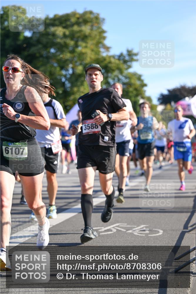 07.09.2025 - BARMER Alsterlauf Dr. Thomas Lammeyer http://msf.ph/oto/8708306 07.09.2025 09:30:21 Laufen 6107, 58, 3588 meine-sportfotos.de