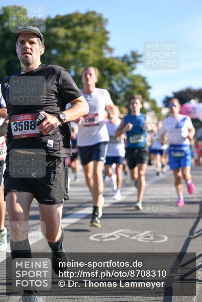 07.09.2025 - BARMER Alsterlauf Dr. Thomas Lammeyer http://msf.ph/oto/8708310 07.09.2025 09:30:22 Laufen 82, 36, 1, 3588, 664 meine-sportfotos.de