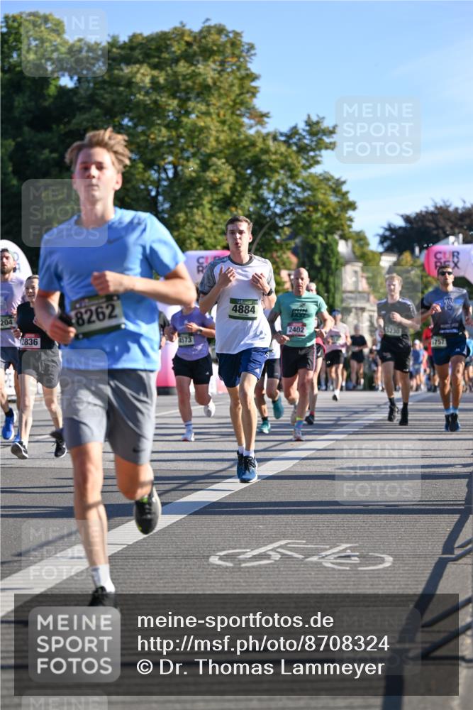 07.09.2025 - BARMER Alsterlauf Dr. Thomas Lammeyer http://msf.ph/oto/8708324 07.09.2025 09:30:25 Laufen 204, 2836, 8262, 4573, 4884, 2402, 5230, 5757 meine-sportfotos.de