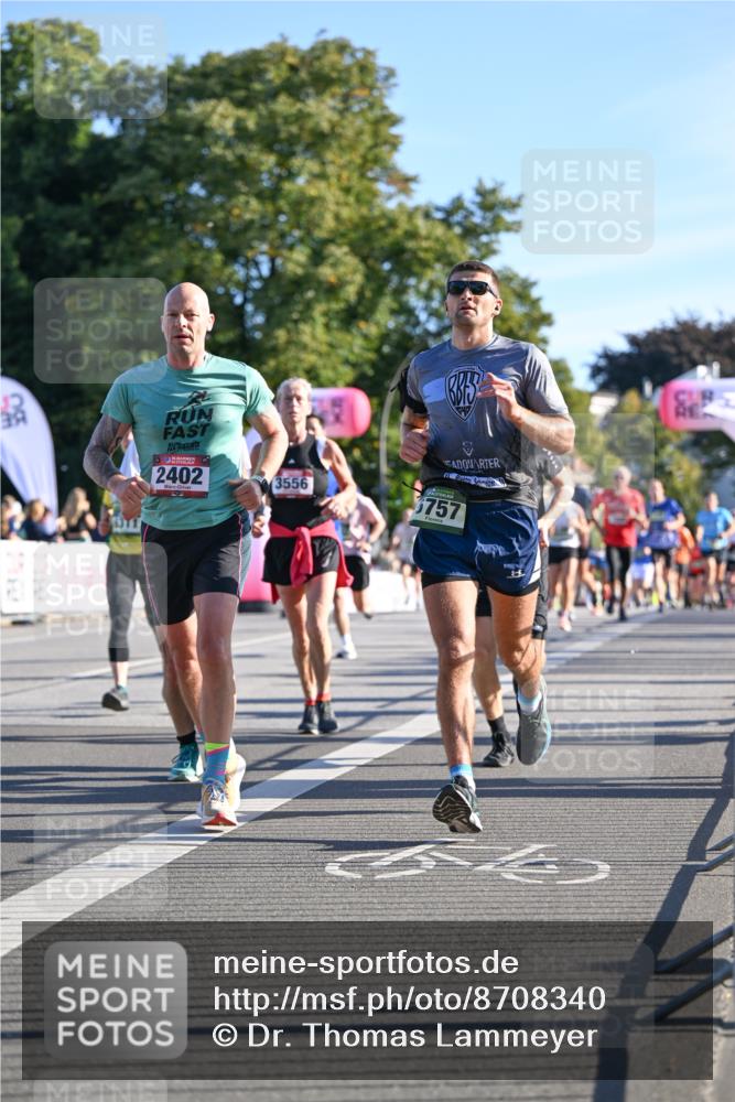07.09.2025 - BARMER Alsterlauf Dr. Thomas Lammeyer http://msf.ph/oto/8708340 07.09.2025 09:30:28 Laufen 2402, 3556, 6757 meine-sportfotos.de