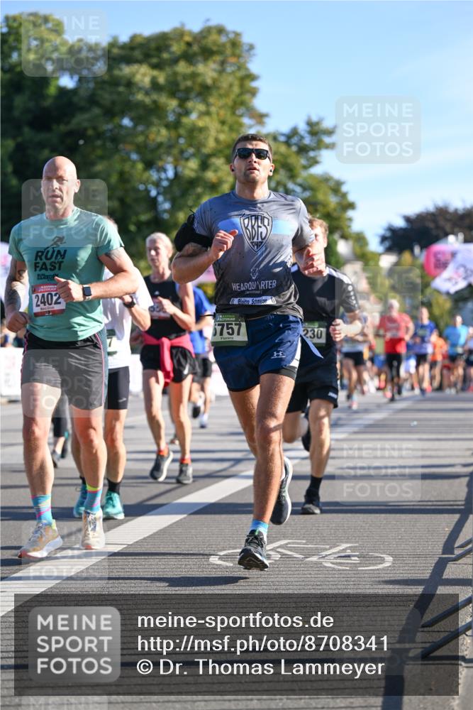 07.09.2025 - BARMER Alsterlauf Dr. Thomas Lammeyer http://msf.ph/oto/8708341 07.09.2025 09:30:28 Laufen 2402, 5757, 230 meine-sportfotos.de
