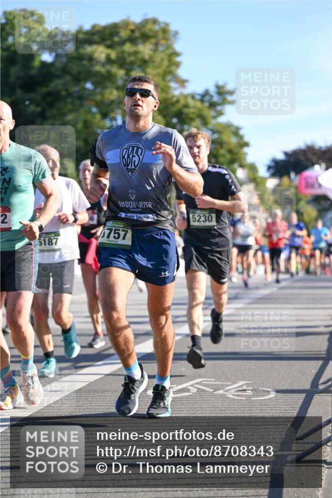 07.09.2025 - BARMER Alsterlauf Dr. Thomas Lammeyer http://msf.ph/oto/8708343 07.09.2025 09:30:28 Laufen 2, 5187, 6757, 5230 meine-sportfotos.de