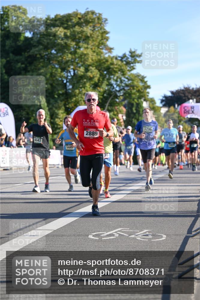 07.09.2025 - BARMER Alsterlauf Dr. Thomas Lammeyer http://msf.ph/oto/8708371 07.09.2025 09:30:34 Laufen 8043, 544, 2889, 3299, 38 meine-sportfotos.de