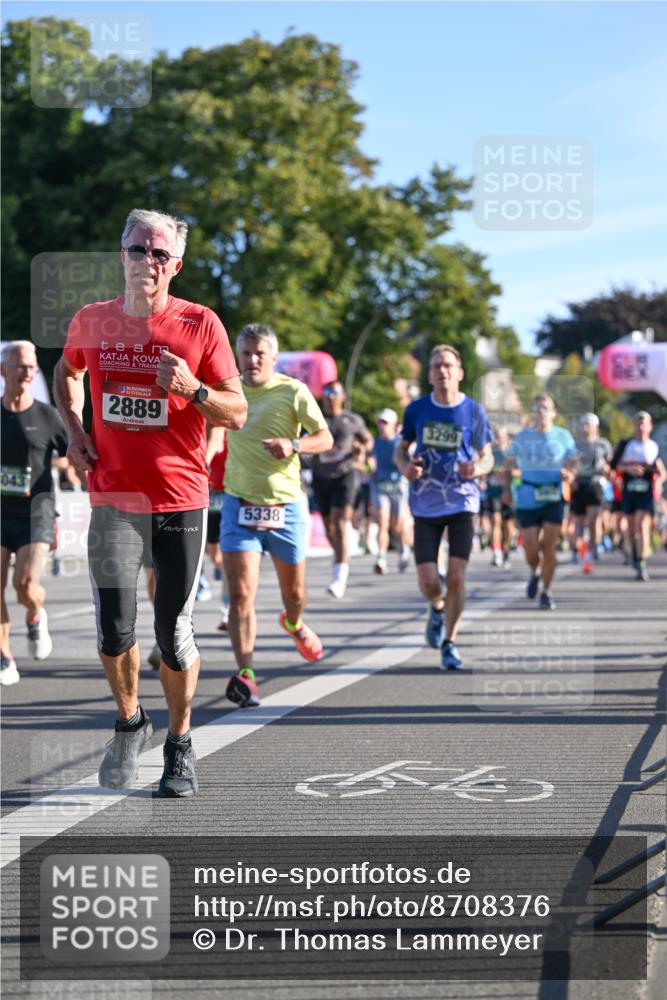 07.09.2025 - BARMER Alsterlauf Dr. Thomas Lammeyer http://msf.ph/oto/8708376 07.09.2025 09:30:34 Laufen 136, 2889, 043, 5338, 3299 meine-sportfotos.de