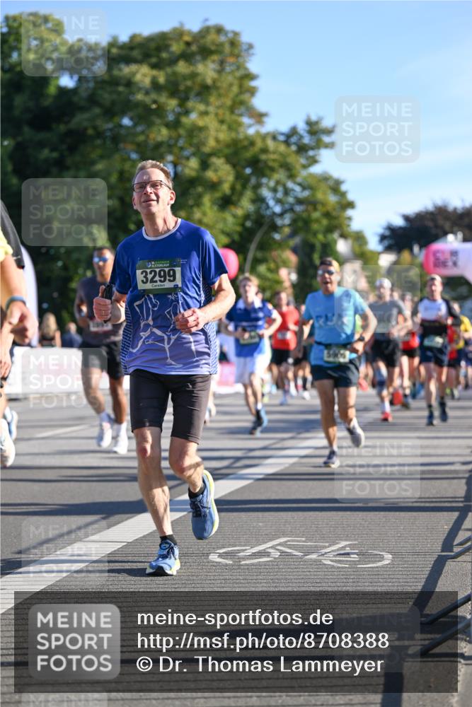 07.09.2025 - BARMER Alsterlauf Dr. Thomas Lammeyer http://msf.ph/oto/8708388 07.09.2025 09:30:36 Laufen 3299 meine-sportfotos.de