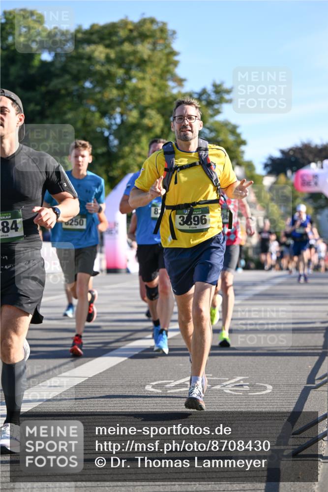 07.09.2025 - BARMER Alsterlauf Dr. Thomas Lammeyer http://msf.ph/oto/8708430 07.09.2025 09:30:43 Laufen 84, 82, 250, 3896 meine-sportfotos.de