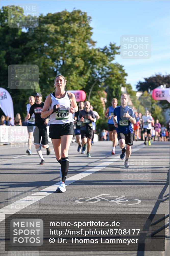 07.09.2025 - BARMER Alsterlauf Dr. Thomas Lammeyer http://msf.ph/oto/8708477 07.09.2025 09:30:52 Laufen 4420, 5740 meine-sportfotos.de