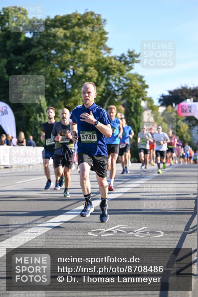 07.09.2025 - BARMER Alsterlauf Dr. Thomas Lammeyer http://msf.ph/oto/8708486 07.09.2025 09:30:53 Laufen 3850, 5740 meine-sportfotos.de