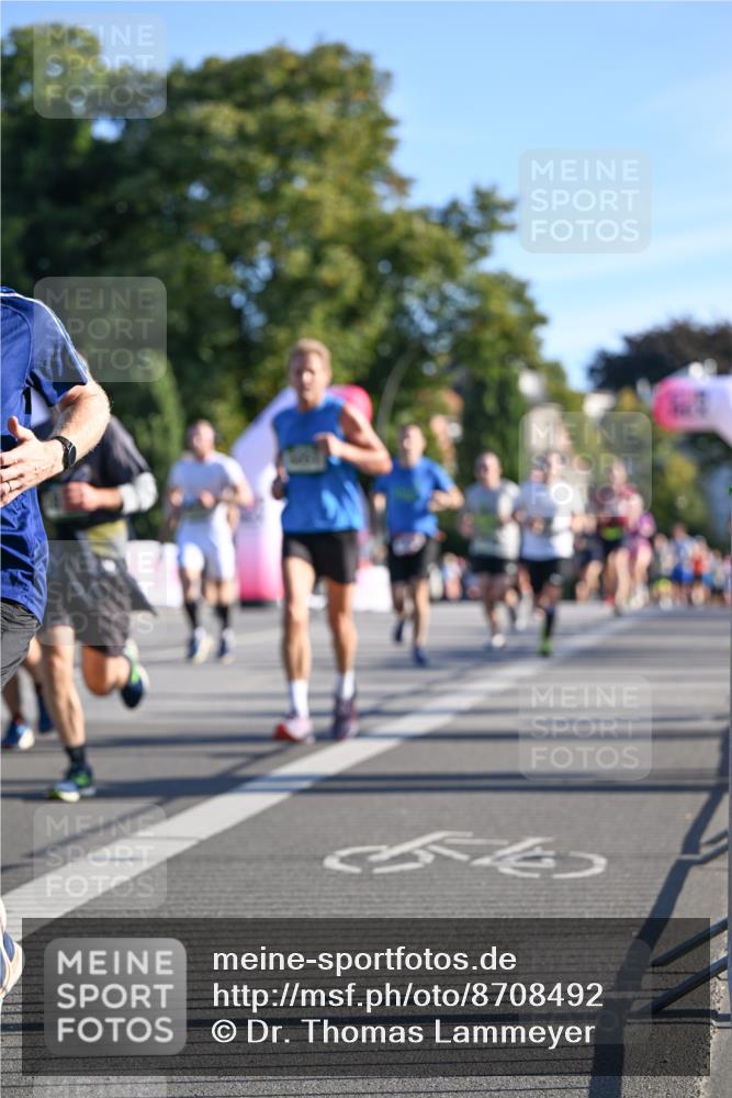 07.09.2025 - BARMER Alsterlauf Dr. Thomas Lammeyer http://msf.ph/oto/8708492 07.09.2025 09:30:54 Laufen  meine-sportfotos.de