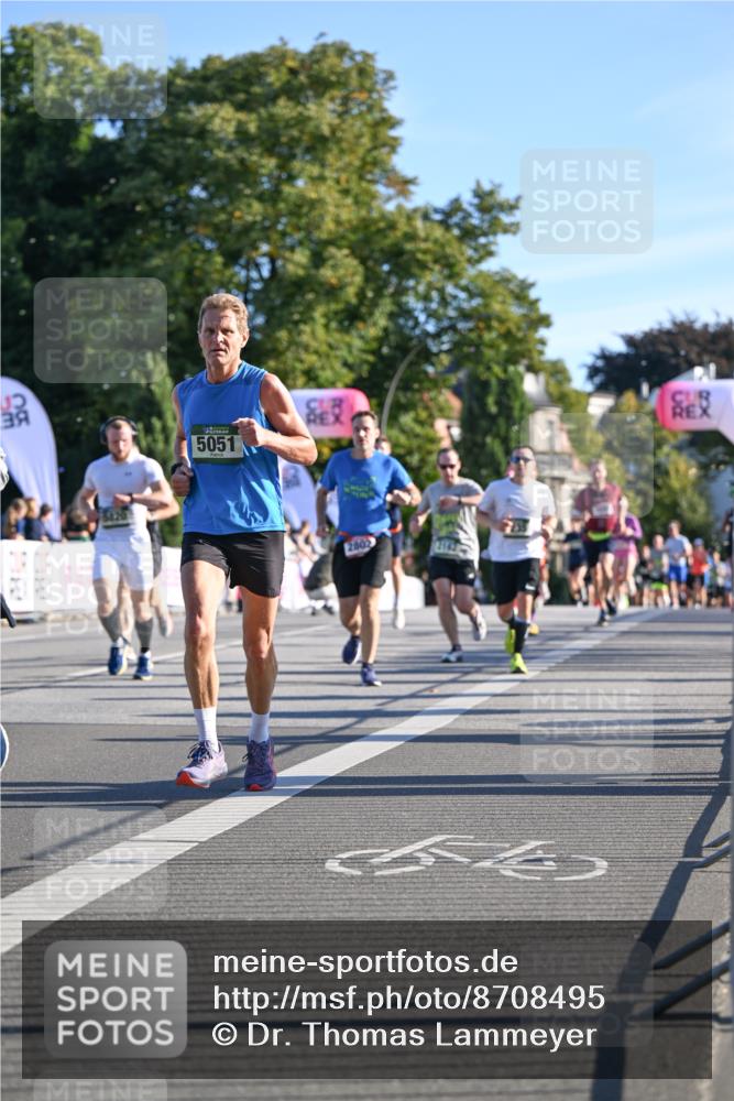 07.09.2025 - BARMER Alsterlauf Dr. Thomas Lammeyer http://msf.ph/oto/8708495 07.09.2025 09:30:55 Laufen 5420, 5051, 2802 meine-sportfotos.de