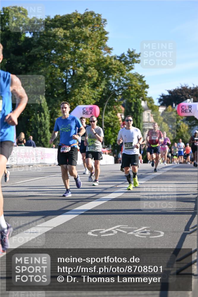 07.09.2025 - BARMER Alsterlauf Dr. Thomas Lammeyer http://msf.ph/oto/8708501 07.09.2025 09:30:56 Laufen 6235, 2802, 2162 meine-sportfotos.de