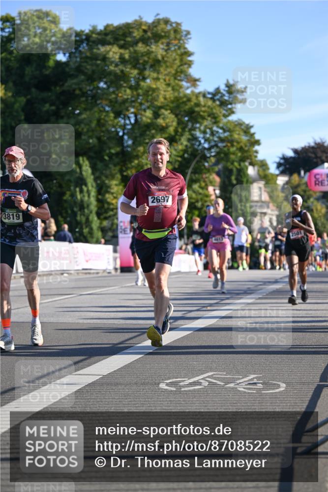 07.09.2025 - BARMER Alsterlauf Dr. Thomas Lammeyer http://msf.ph/oto/8708522 07.09.2025 09:31:01 Laufen 3819, 2697, 2501 meine-sportfotos.de