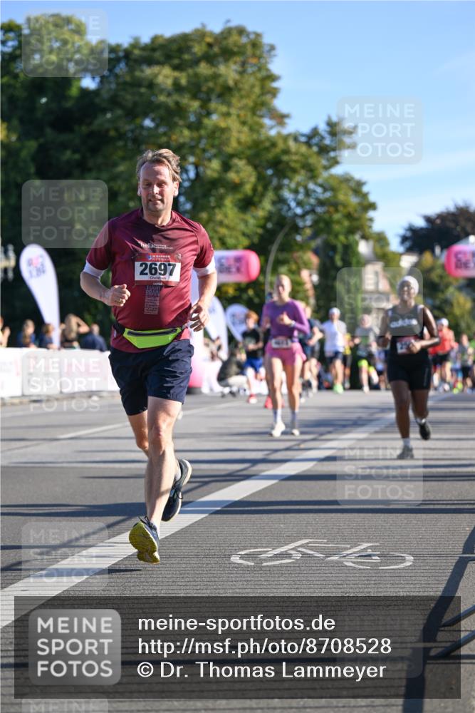 07.09.2025 - BARMER Alsterlauf Dr. Thomas Lammeyer http://msf.ph/oto/8708528 07.09.2025 09:31:01 Laufen 36, 2697 meine-sportfotos.de