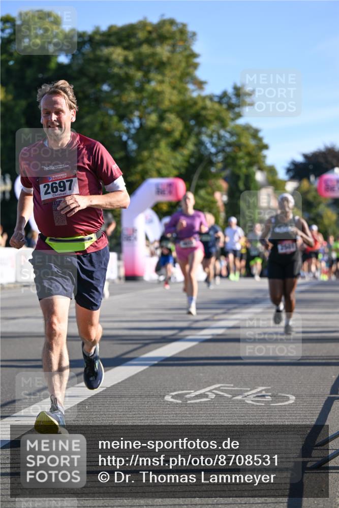 07.09.2025 - BARMER Alsterlauf Dr. Thomas Lammeyer http://msf.ph/oto/8708531 07.09.2025 09:31:02 Laufen 2697, 44, 2601 meine-sportfotos.de