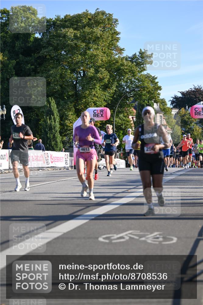 07.09.2025 - BARMER Alsterlauf Dr. Thomas Lammeyer http://msf.ph/oto/8708536 07.09.2025 09:31:03 Laufen 824, 4613, 5945, 54 meine-sportfotos.de