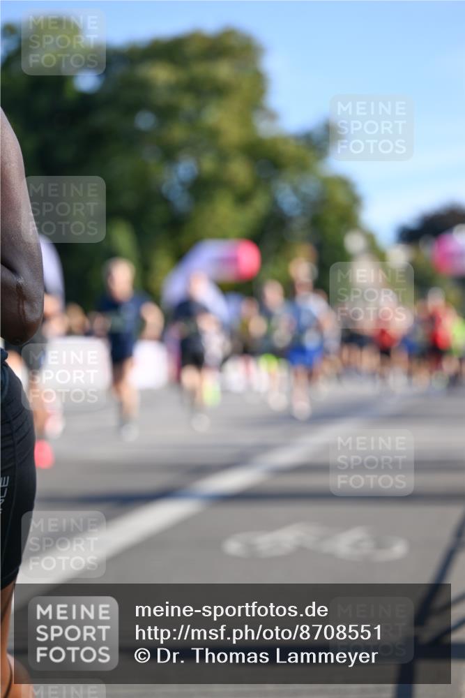 07.09.2025 - BARMER Alsterlauf Dr. Thomas Lammeyer http://msf.ph/oto/8708551 07.09.2025 09:31:05 Laufen  meine-sportfotos.de