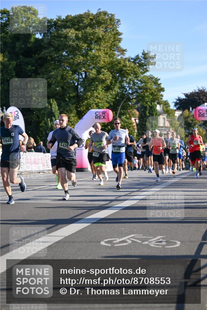 07.09.2025 - BARMER Alsterlauf Dr. Thomas Lammeyer http://msf.ph/oto/8708553 07.09.2025 09:31:06 Laufen 5945, 5579, 5425, 4826, 2322, 6169 meine-sportfotos.de