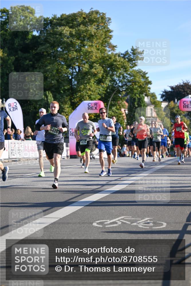 07.09.2025 - BARMER Alsterlauf Dr. Thomas Lammeyer http://msf.ph/oto/8708555 07.09.2025 09:31:07 Laufen 579, 5425, 4826, 6169, 54, 2322 meine-sportfotos.de