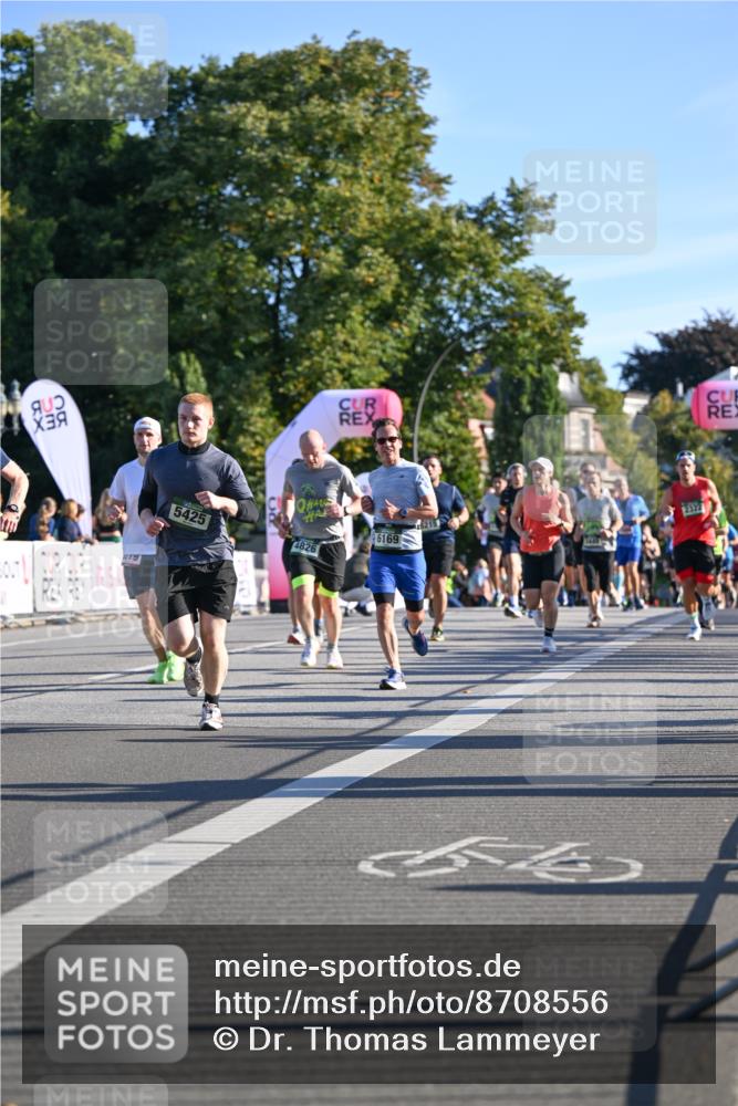 07.09.2025 - BARMER Alsterlauf Dr. Thomas Lammeyer http://msf.ph/oto/8708556 07.09.2025 09:31:07 Laufen 5425, 6169, 4826 meine-sportfotos.de