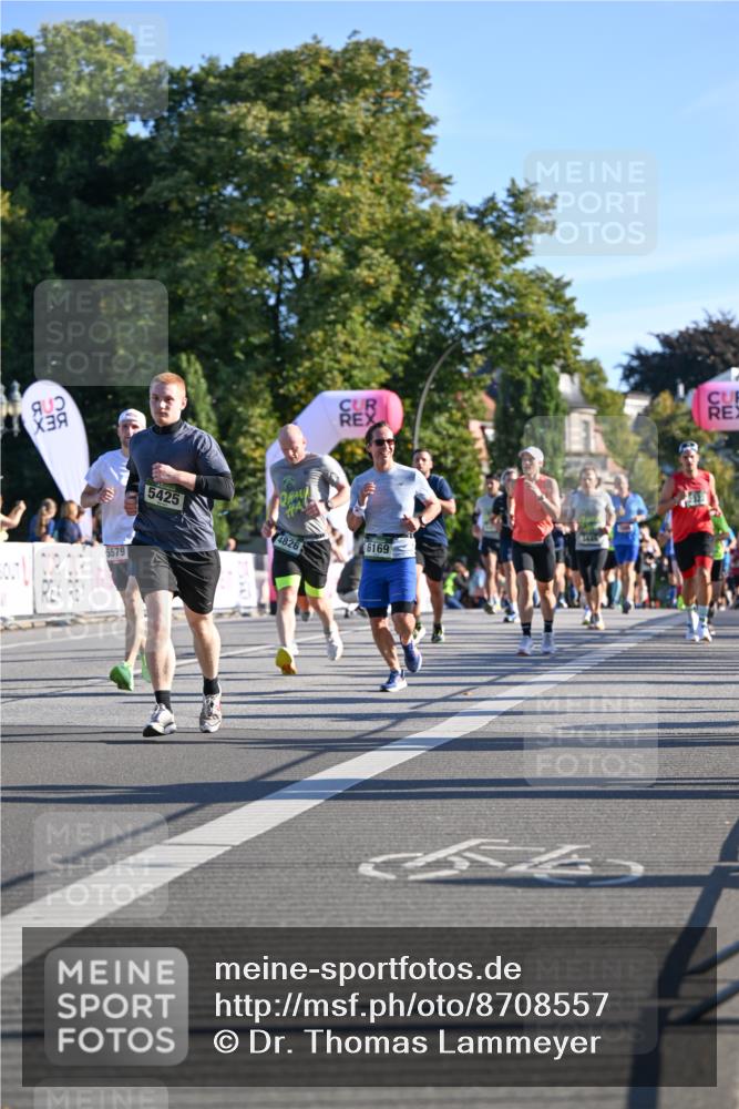 07.09.2025 - BARMER Alsterlauf Dr. Thomas Lammeyer http://msf.ph/oto/8708557 07.09.2025 09:31:07 Laufen 5579, 5425, 4826, 6169 meine-sportfotos.de