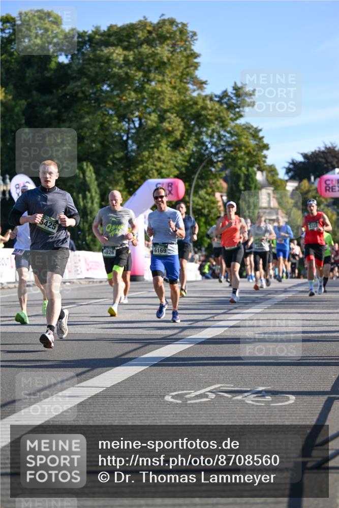 07.09.2025 - BARMER Alsterlauf Dr. Thomas Lammeyer http://msf.ph/oto/8708560 07.09.2025 09:31:07 Laufen 2322, 5425, 6169, 4826 meine-sportfotos.de