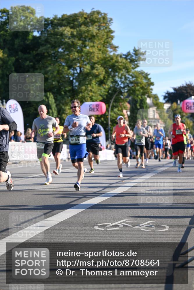 07.09.2025 - BARMER Alsterlauf Dr. Thomas Lammeyer http://msf.ph/oto/8708564 07.09.2025 09:31:08 Laufen 4826, 61694 meine-sportfotos.de